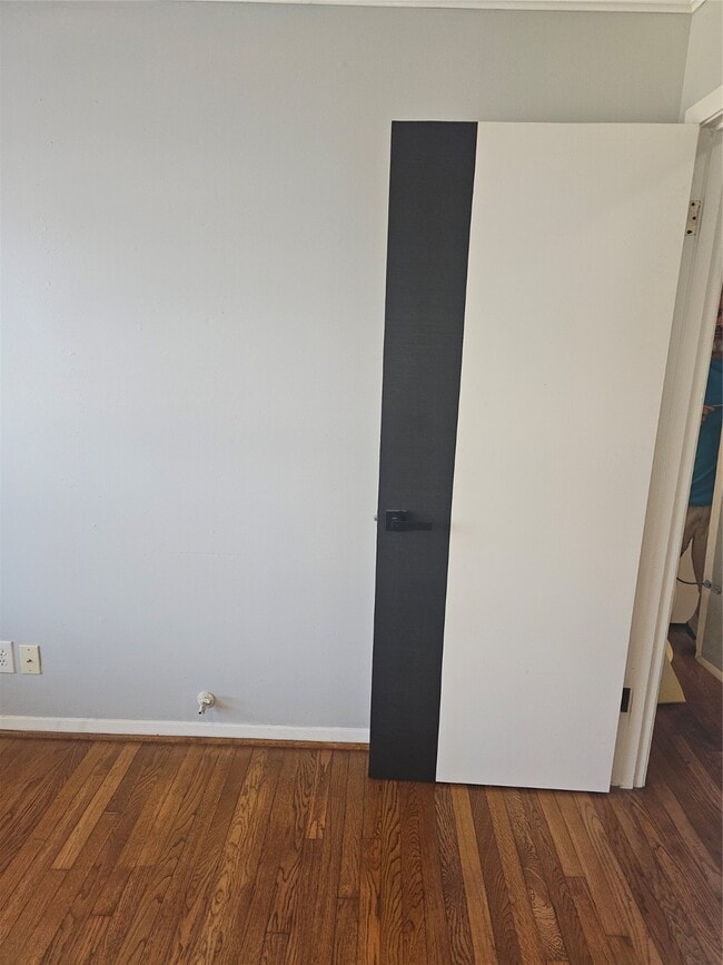 Building Photo - 10510 Sierra Dr