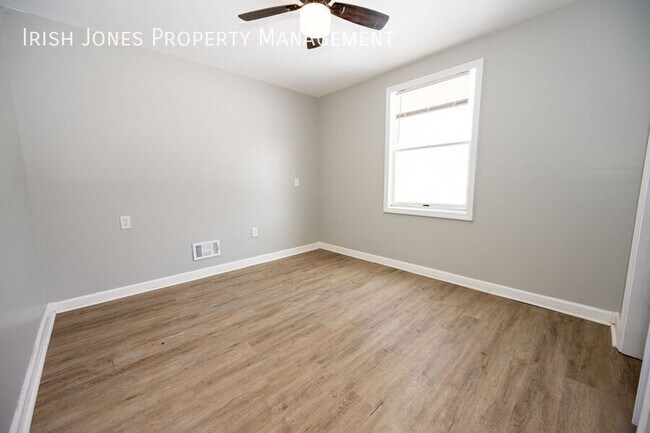 Building Photo - 315 E Park Dr