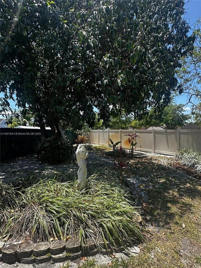 Building Photo - 8880 SW 23rd St