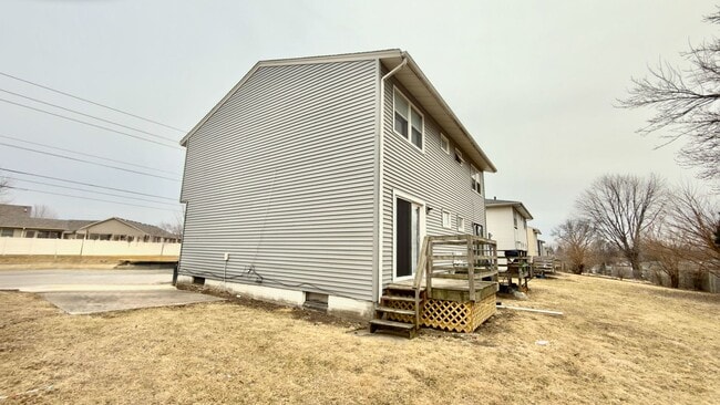 Building Photo - 5438 N Division St