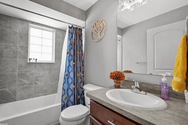 Building Photo - 6986 Boulder Pointe Dr