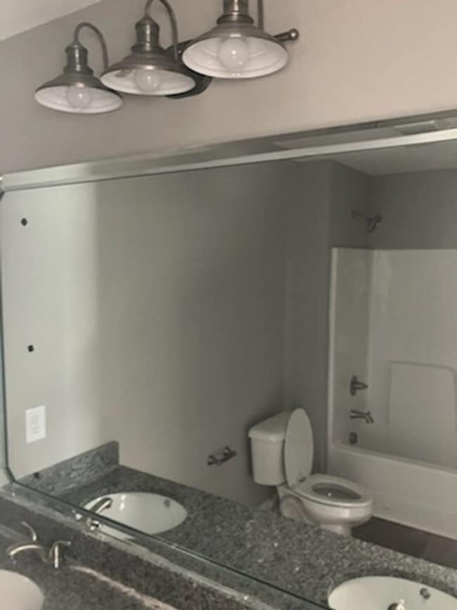 Building Photo - 5239 Castlewood Dr