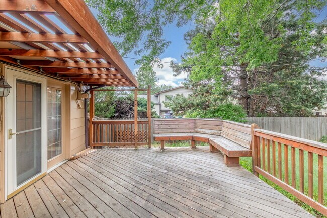 Building Photo - 6724 Knight Dr
