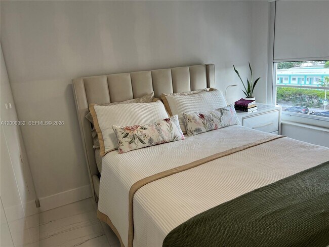 Building Photo - 6545 Indian Creek Dr