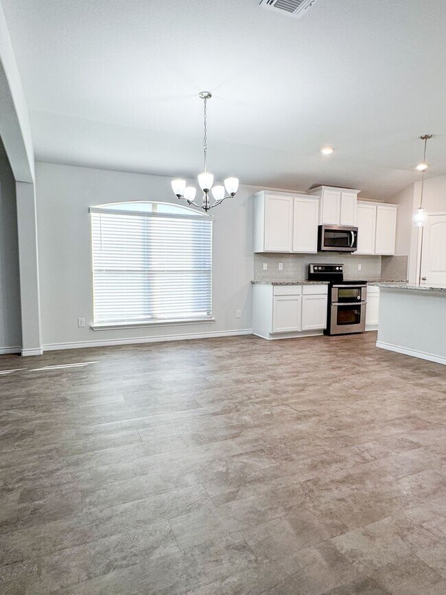 Building Photo - 6233 Lavaca Dr