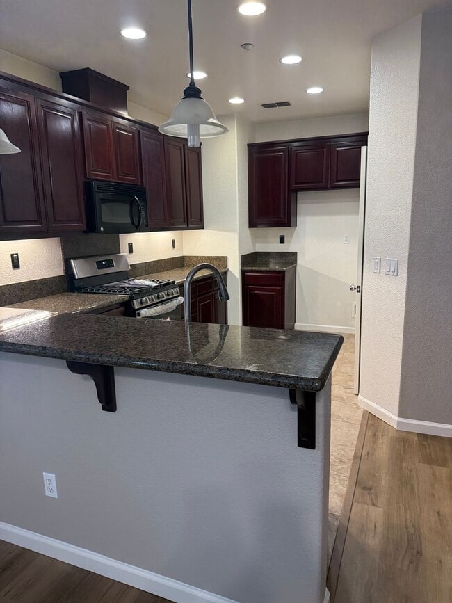 Building Photo - OPEN HOUSE SUNDAY SEPTEMBER 7TH 11AM-2PM
