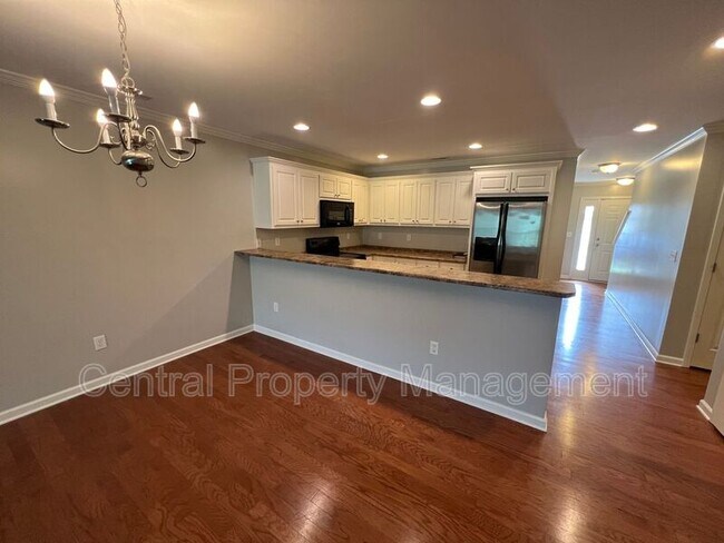 Building Photo - 107 Shalom Dr