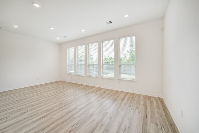 Building Photo - 547 Bristol Tide Ct