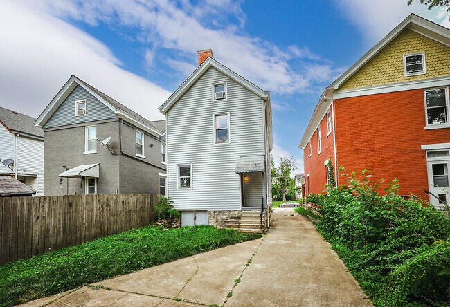 Building Photo - 2421 Kenilworth Ave