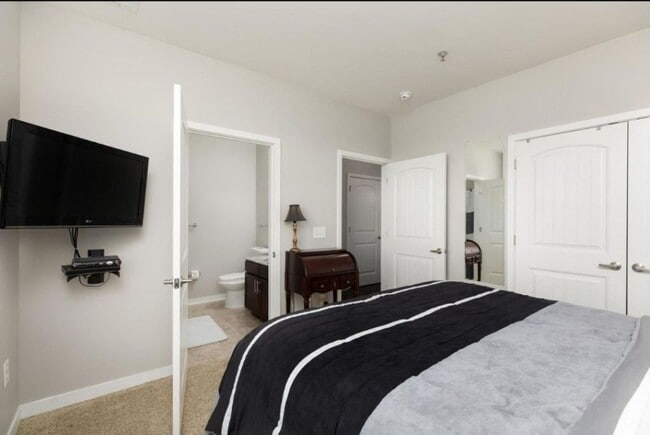 Building Photo - 1118 Litton Ave