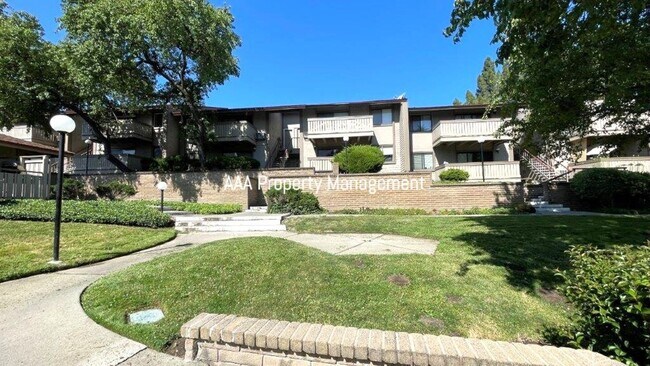Building Photo - Walnut Creek! Beautiful remodeled 1 bedroom 1 bath location near John Muir Hospital and Heather F...