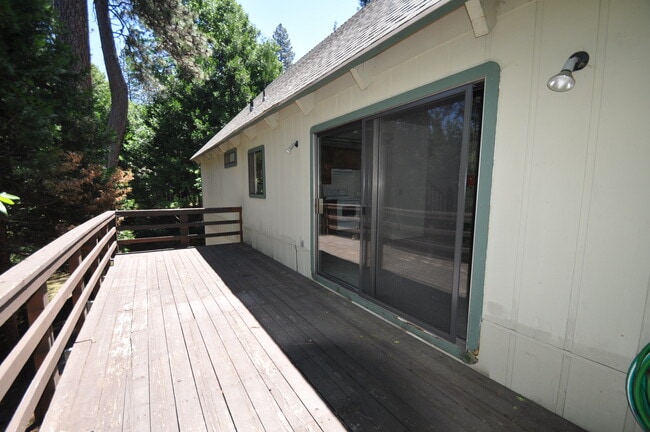 Building Photo - 23660 Ontario Dr