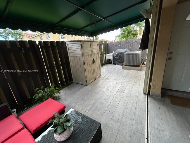 Building Photo - 15852 SW 68th Terrace