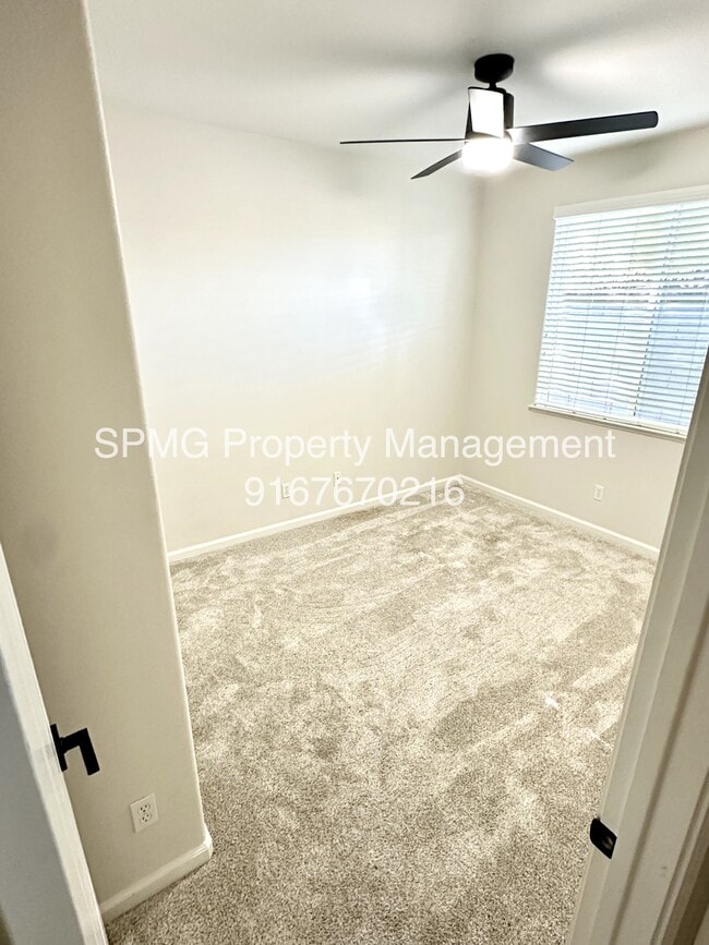 Building Photo - 1528 Morning Glory Ln