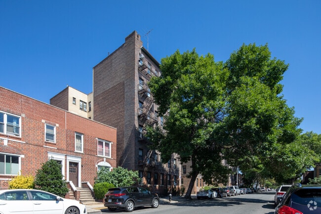 Building Photo - 32-86 33rd St