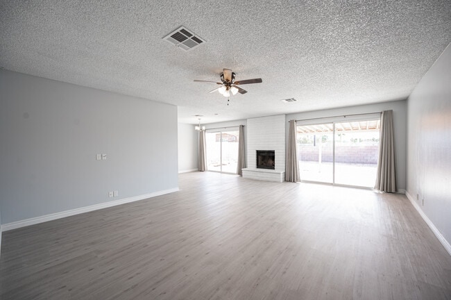 Building Photo - 2247 Heavenly View Dr