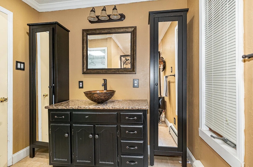 Building Photo - 10317 Slide a Ways Trl