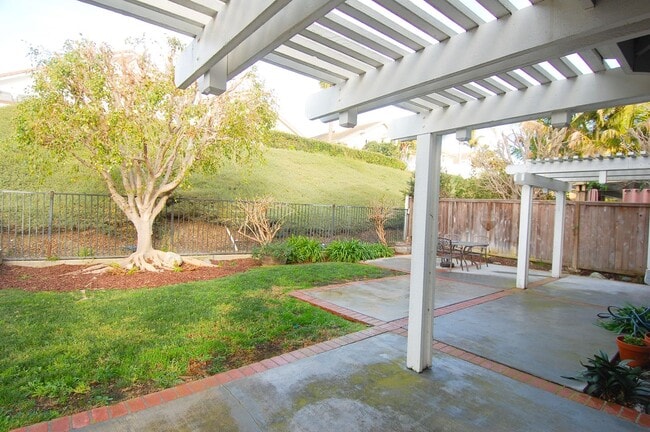 Building Photo - Charming 3 Bedroom, 2.5 Bath Home in Marbl...