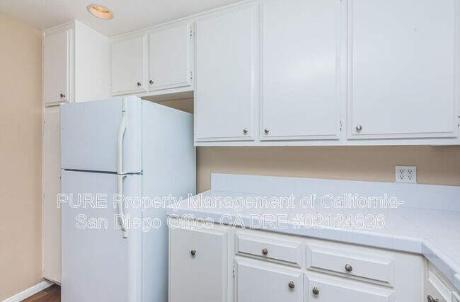 Building Photo - 12555 Oaks N Dr