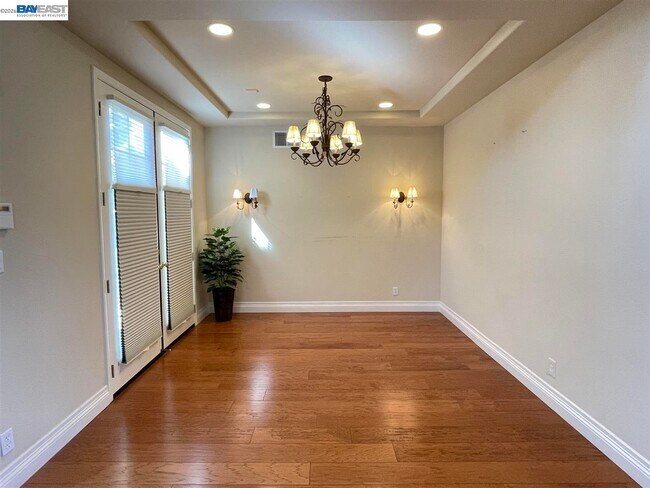 Building Photo - 9332 Mediar Dr