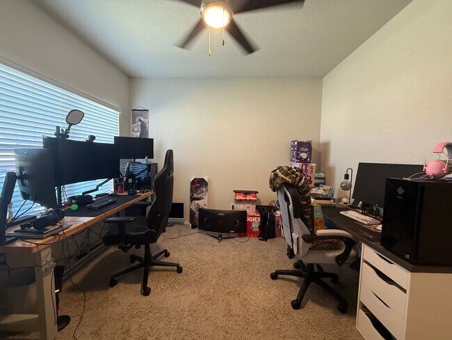 Building Photo - Beautiful 3 bedroom single story home in St Hedwig