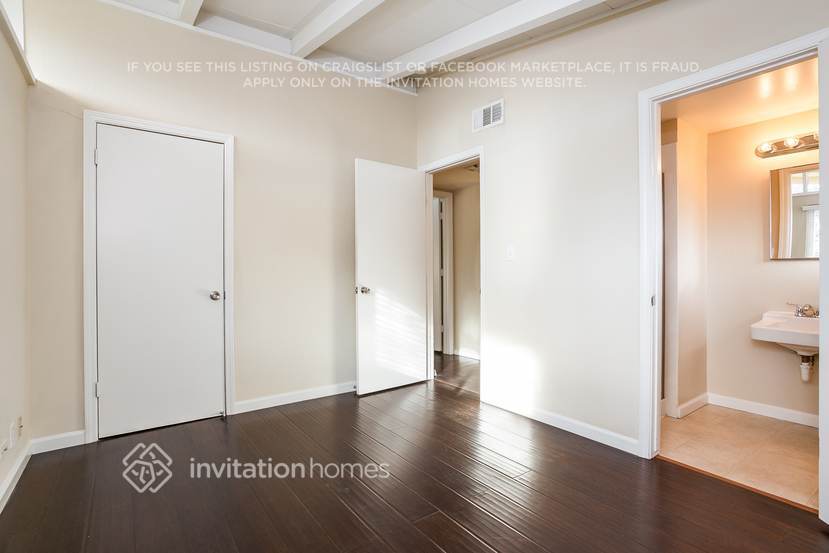 Building Photo - 1467 Michigan St