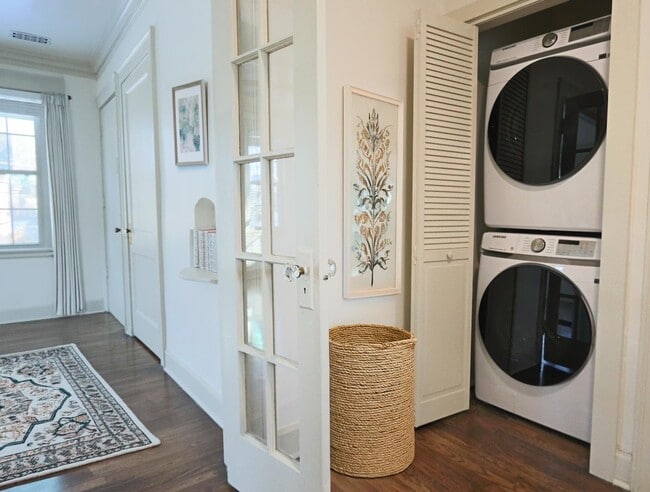 Building Photo - 2015 Court Ave