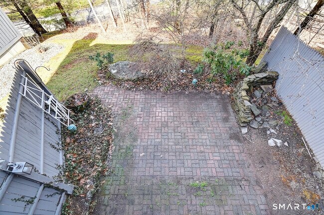 Building Photo - 334 Conestoga Way