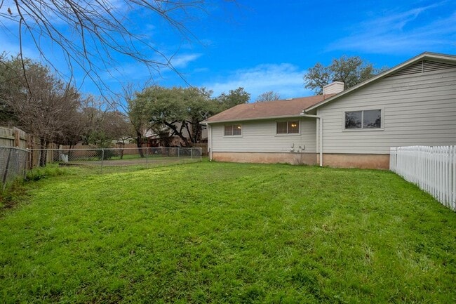 Building Photo - 9009 Sawtooth Ln