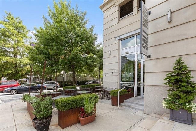 Building Photo - 1820 Peachtree St NE