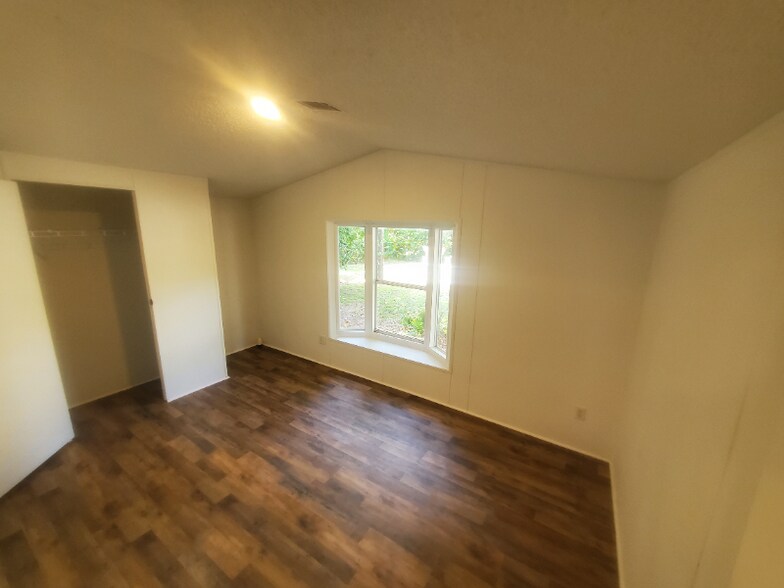 Building Photo - 3931 W Ridgewood Dr