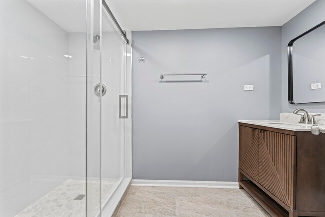 Building Photo - 15222 Huntington Ct