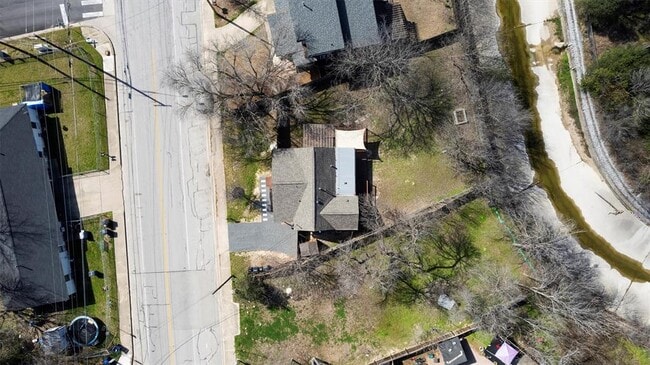 Building Photo - 1802 Webberville Rd