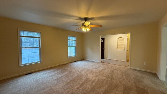 Building Photo - 3 Bedroom Rambler in Spotslvania