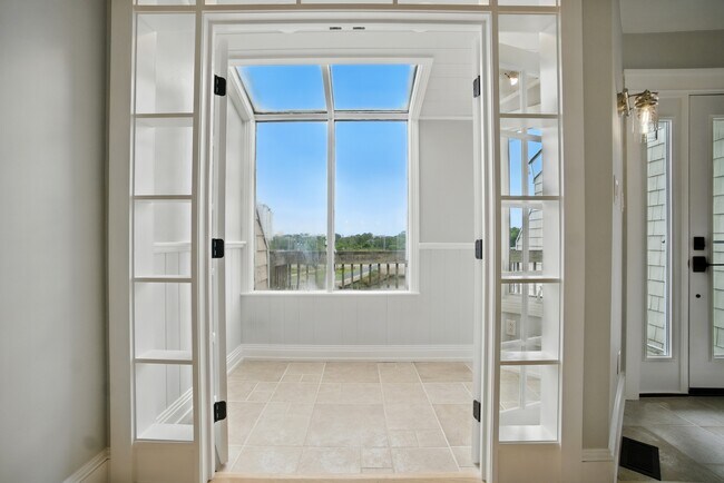 Building Photo - 100 Pinewood Rd