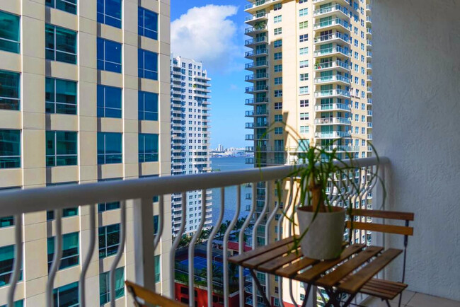 Building Photo - 1200 Brickell Bay Dr