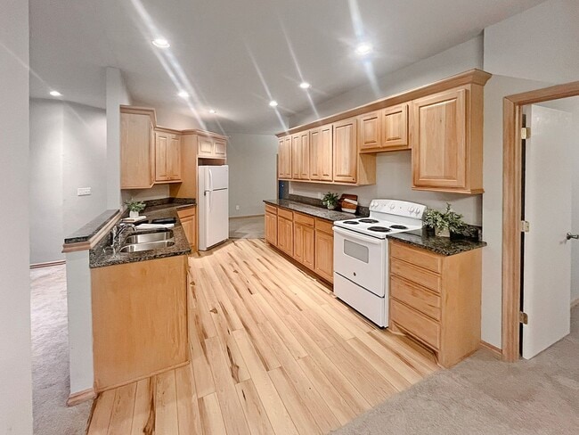Building Photo - Historic Charm Meets Modern Living!