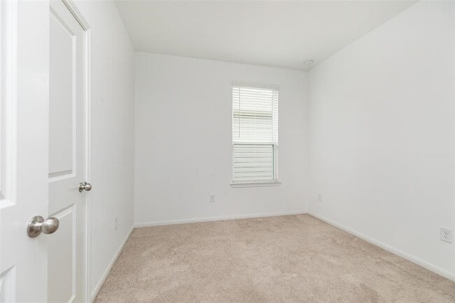 Building Photo - 23631 Simmental Rd
