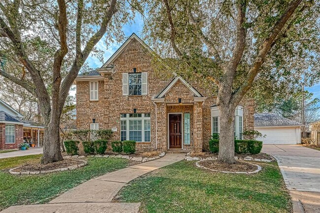 Building Photo - 910 Chinni Ct