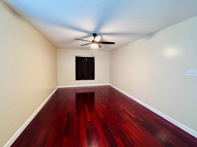 Building Photo - Conveniently located near Langley Air Force Base!