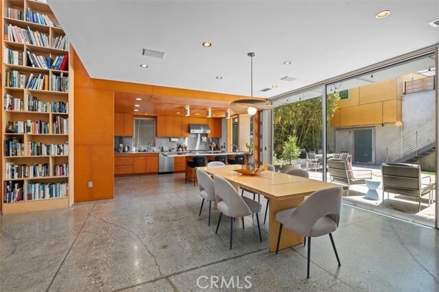 Building Photo - 604 33rd St