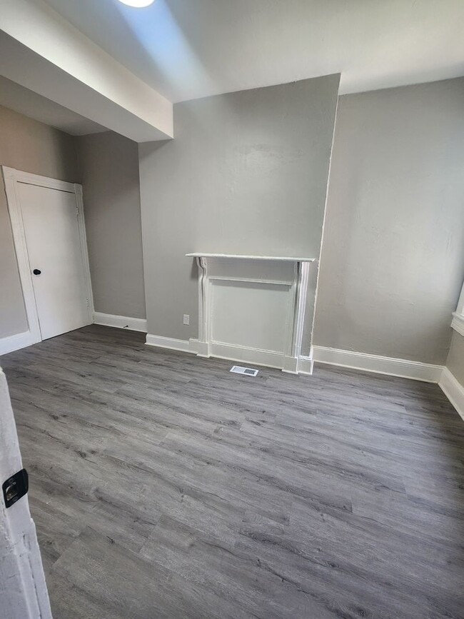 Building Photo - Spacious 3 Bedroom Home  In West Baltimore