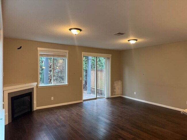 Building Photo - 2706 NE 130th Ct