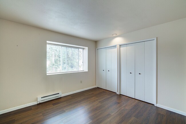 Building Photo - 2bd/2.5ba Woodinville Townhome