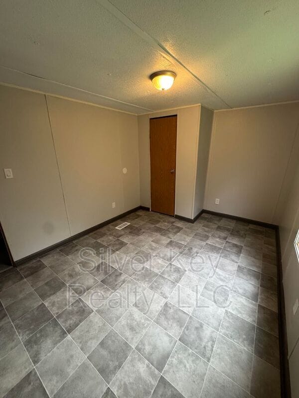Building Photo - 270 Co Rd 213