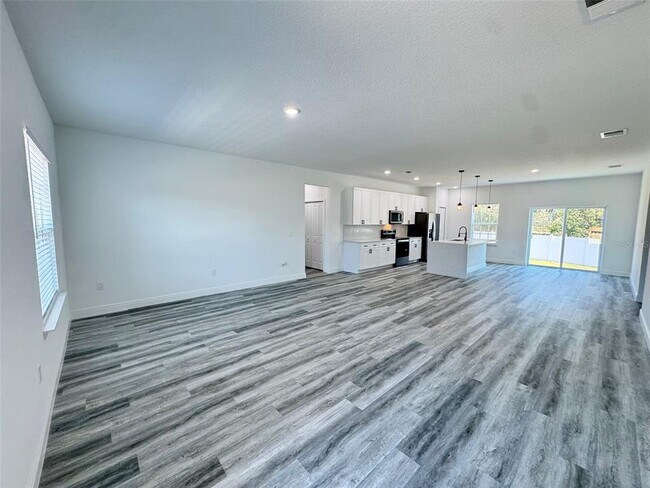 Building Photo - 455 Marion Oaks Dr