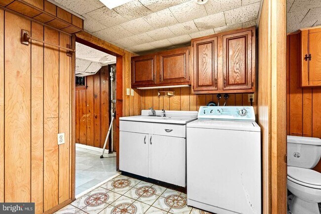 Building Photo - 1300 N Potomac St