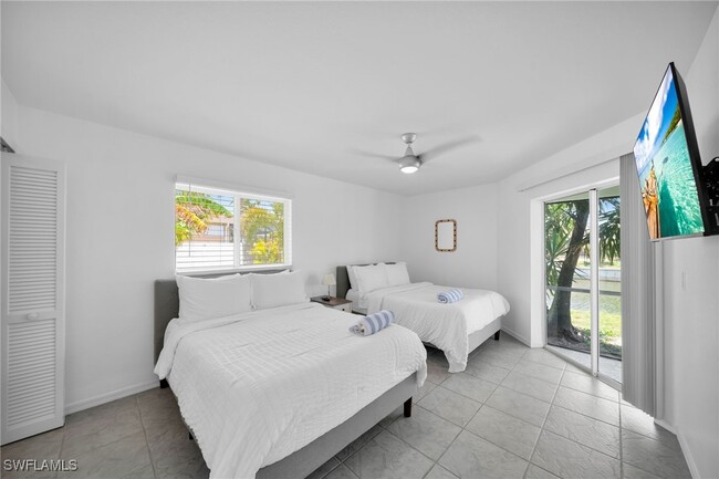 Building Photo - 2861 SW 23rd Pl