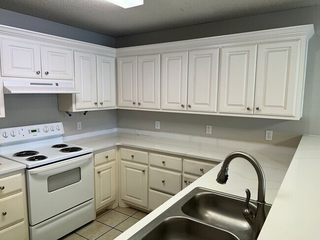 Building Photo - 3108 110th St