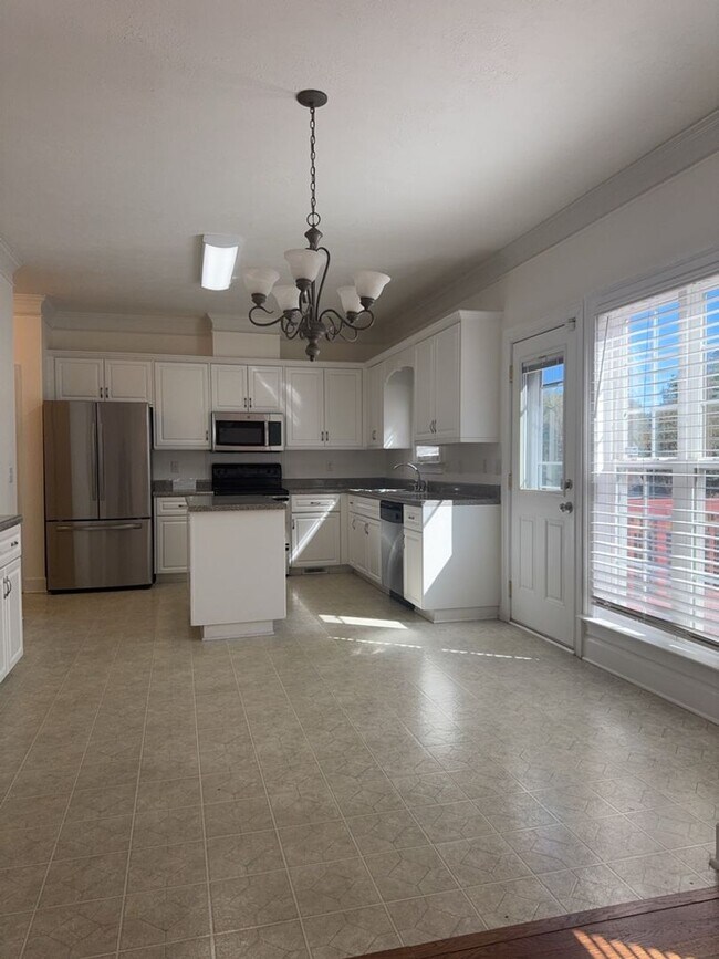 Building Photo - Beautiful Home in Martinez!